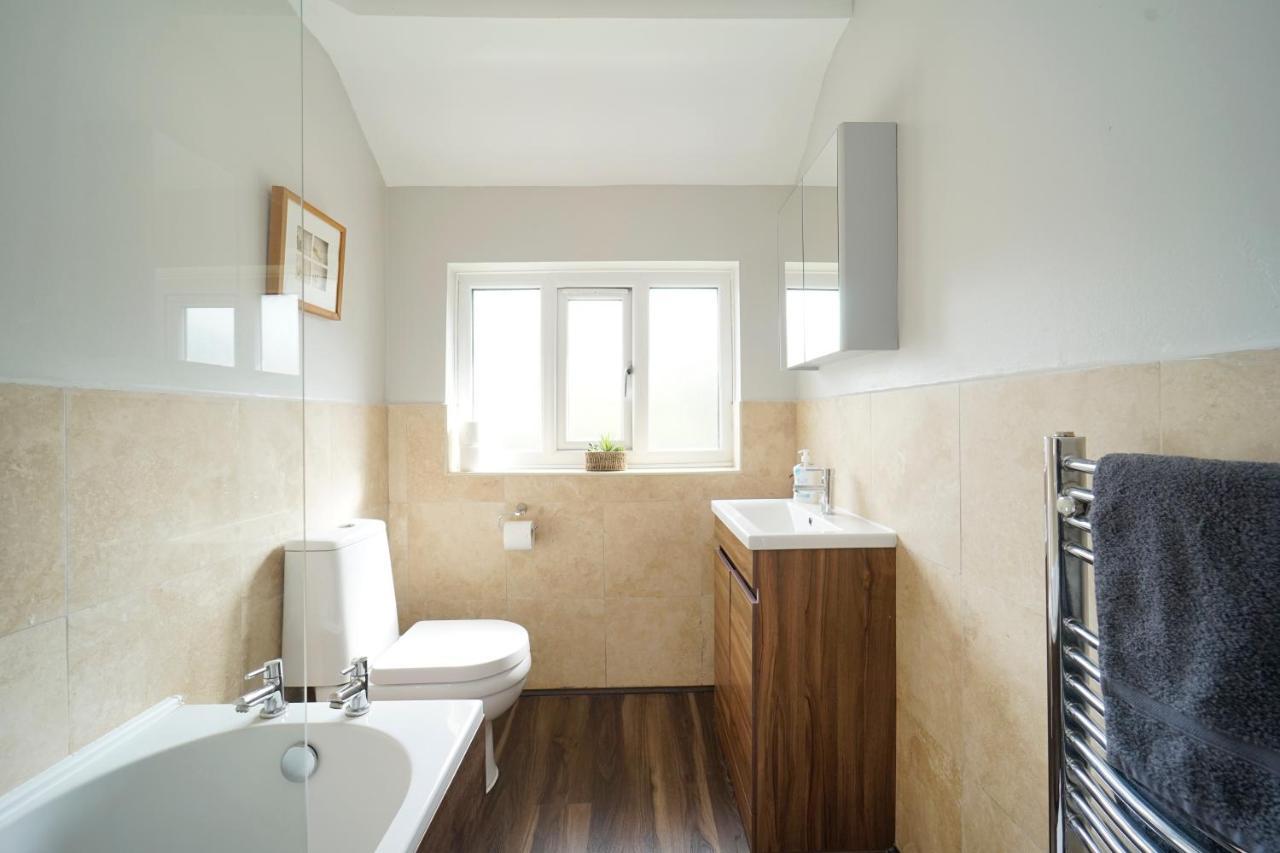 Stunning 5 Bed House In Chapel Allerton, Sleeps 9 Leeds  Kültér fotó