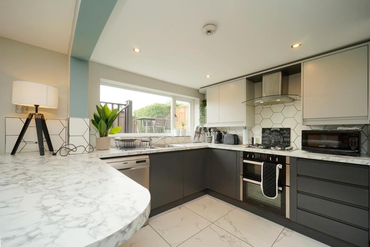 Stunning 5 Bed House In Chapel Allerton, Sleeps 9 Leeds  Kültér fotó